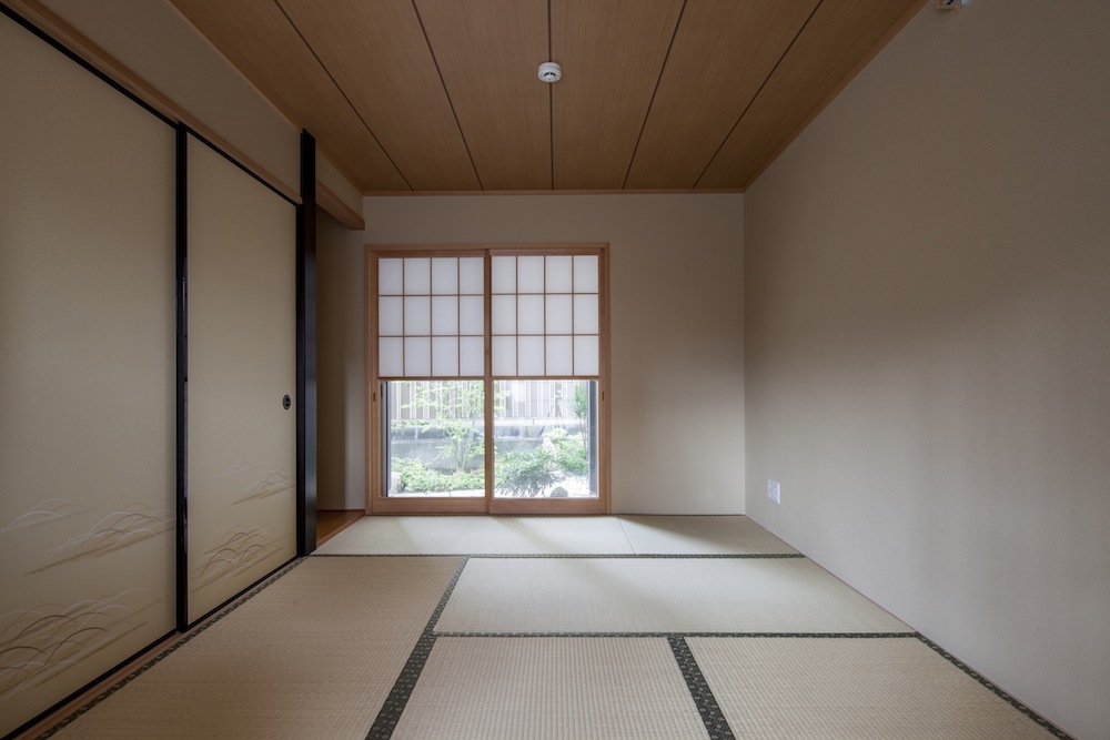 居間リビング縁側と庭の和風空間デザインー横浜の二世帯住宅 北島建築設計事務所